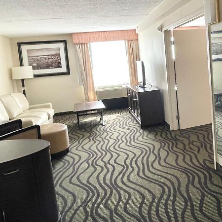 Fairbridge Hotel Cleveland East Wickliffe Bagian luar foto