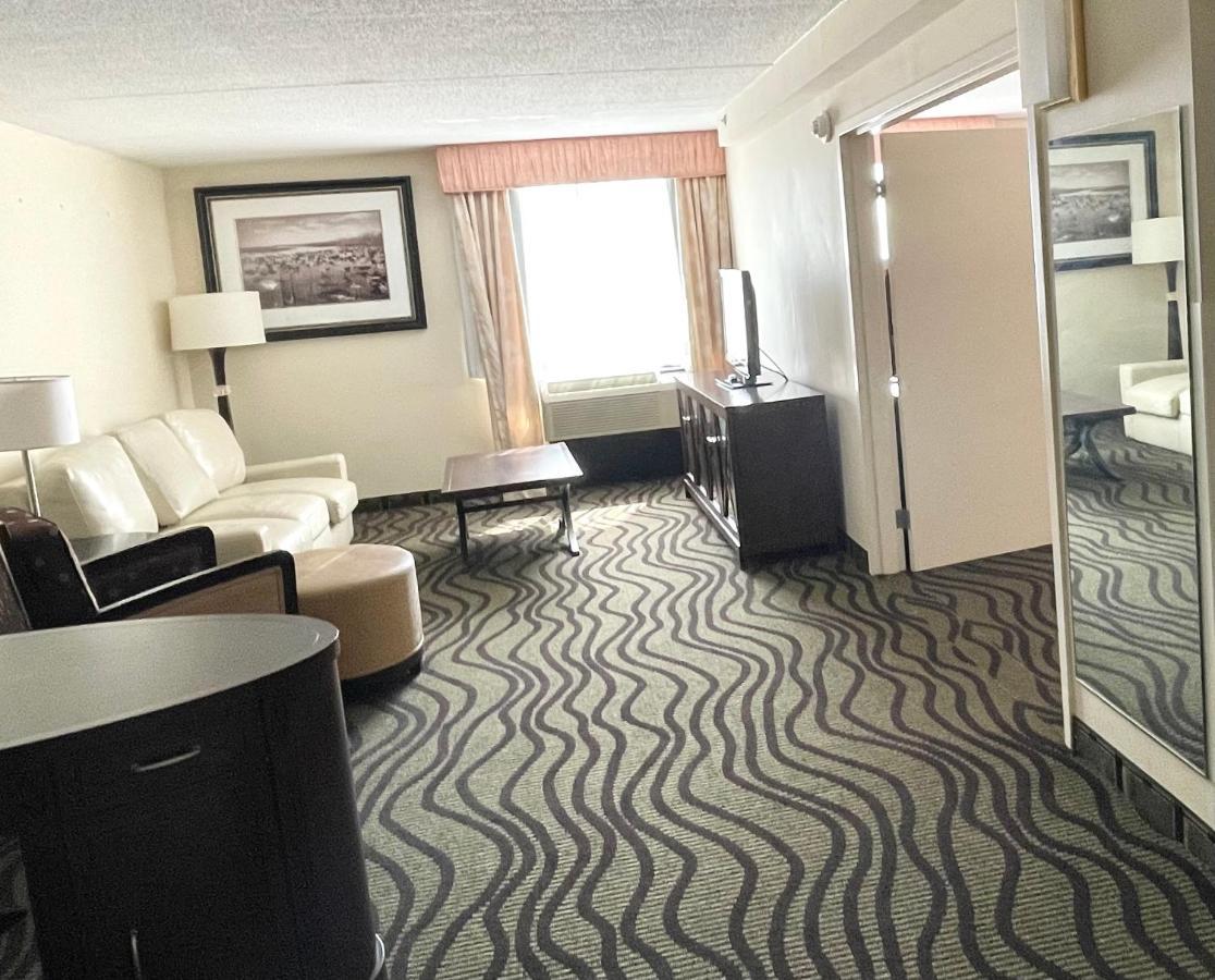 Fairbridge Hotel Cleveland East Wickliffe Bagian luar foto