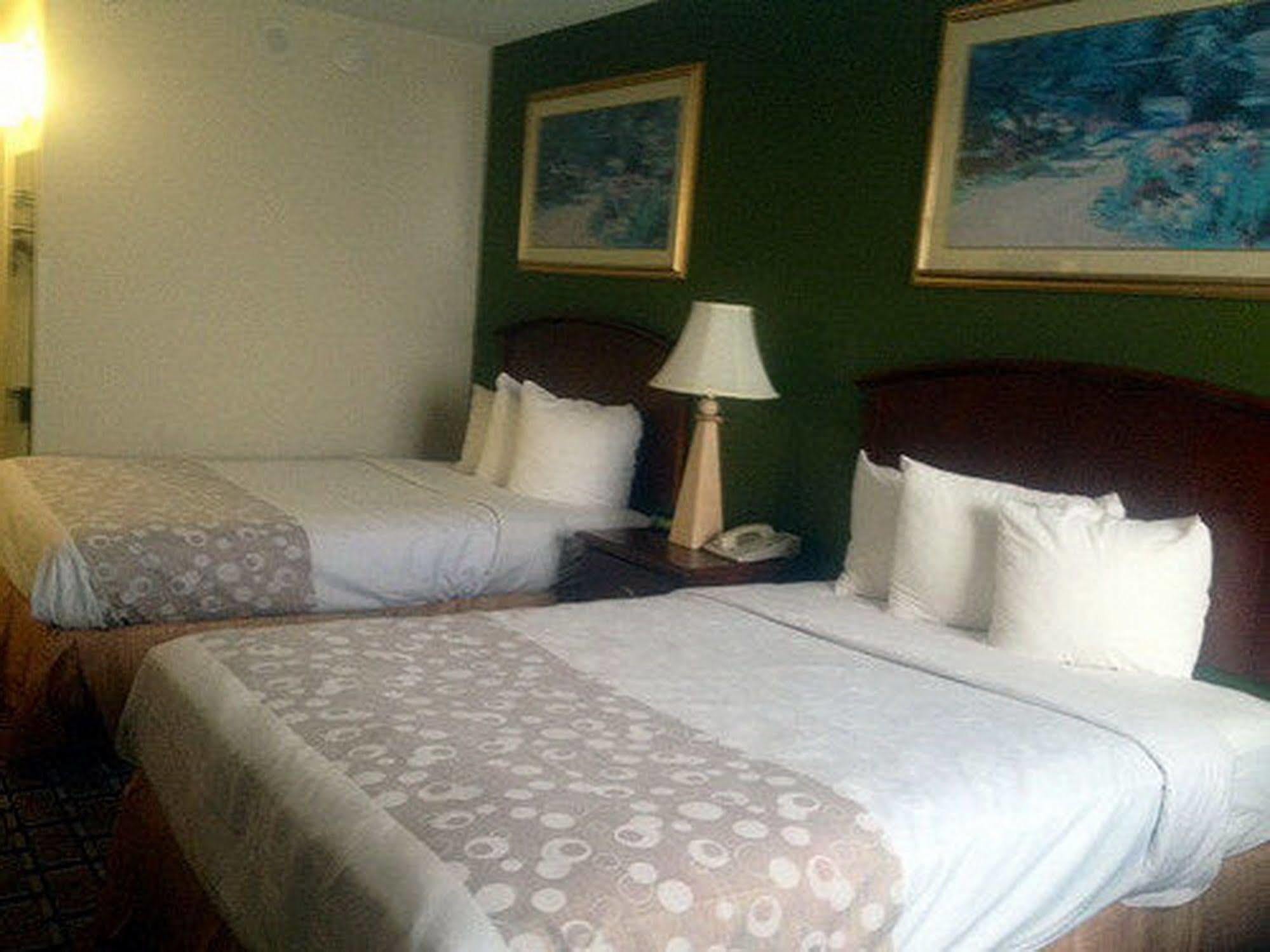 Fairbridge Hotel Cleveland East Wickliffe Bagian luar foto