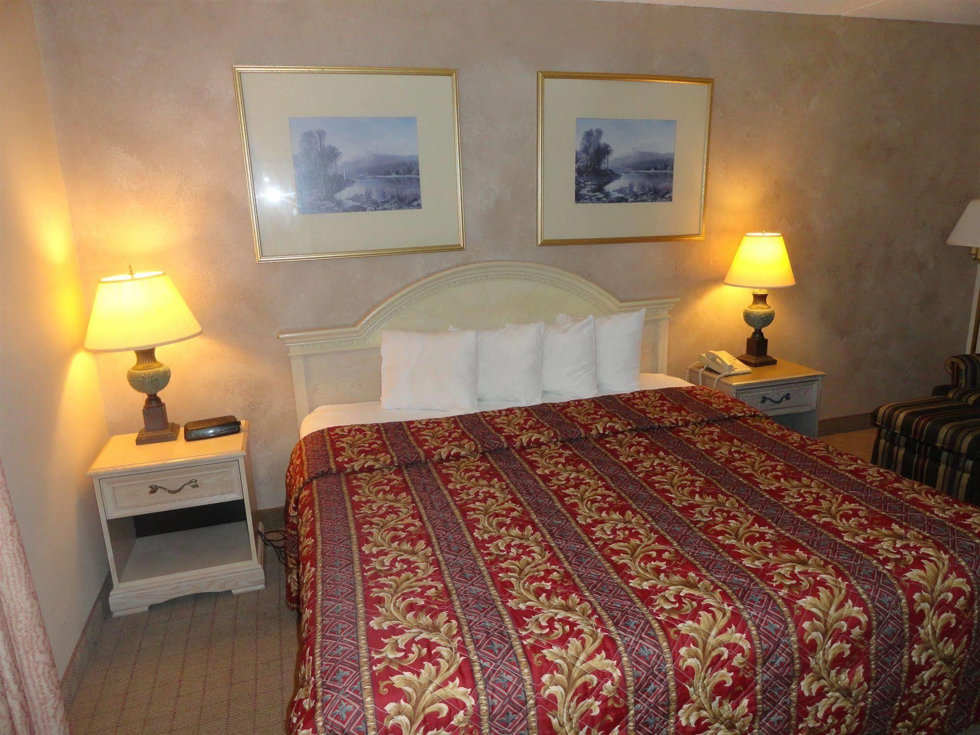 Fairbridge Hotel Cleveland East Wickliffe Bagian luar foto